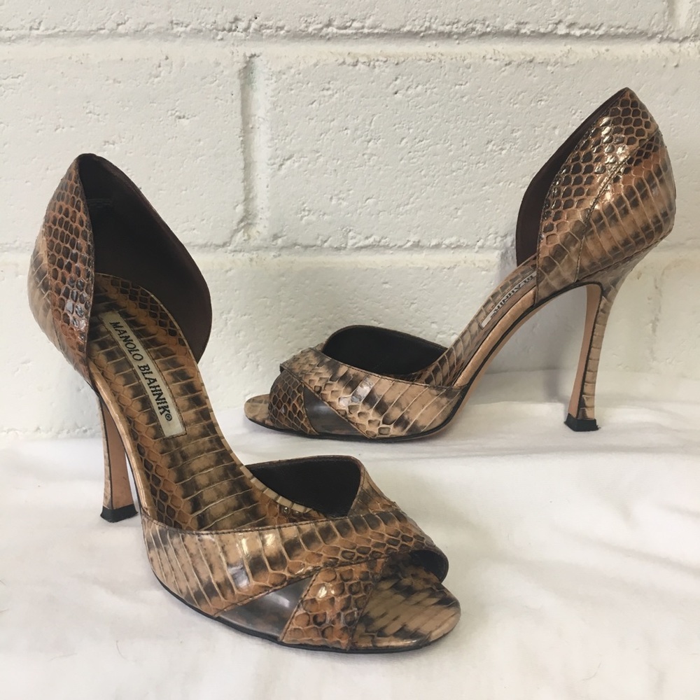 MANOLO BLAHNIK • Snakeskin D’Orsay Heels